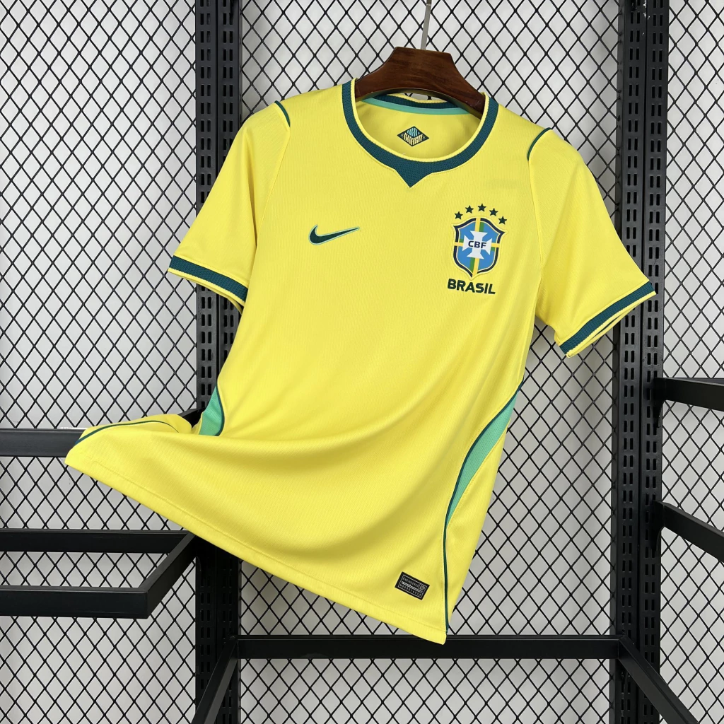 Camisa da Seleção Brasileira amarela modelo titular torcedor