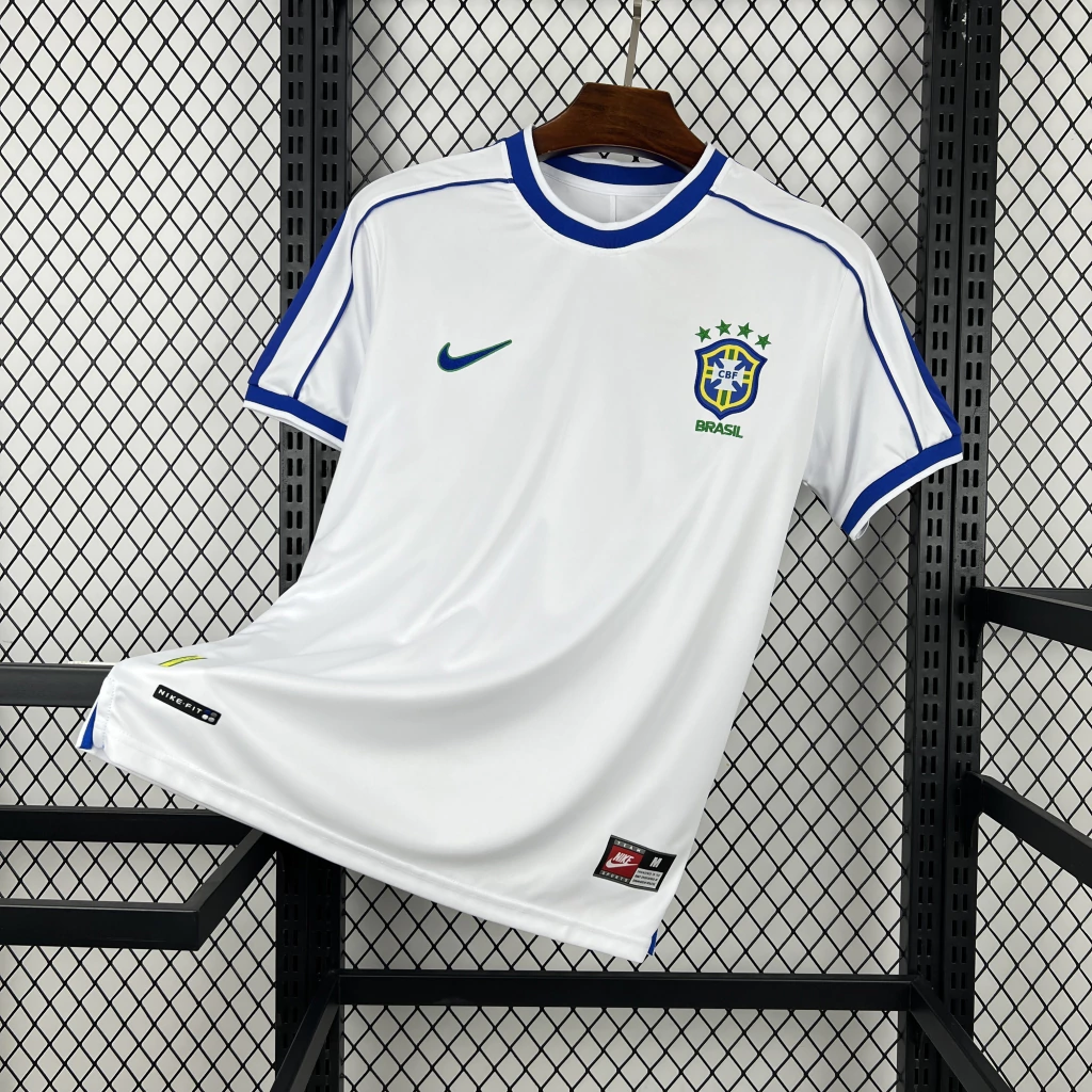 Camisa retrô Seleção Brasileira Copa 1998 edição especial com detalhes dourados